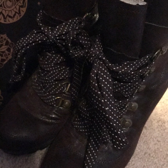 Nine West lace up booties - Picture 4 of 5